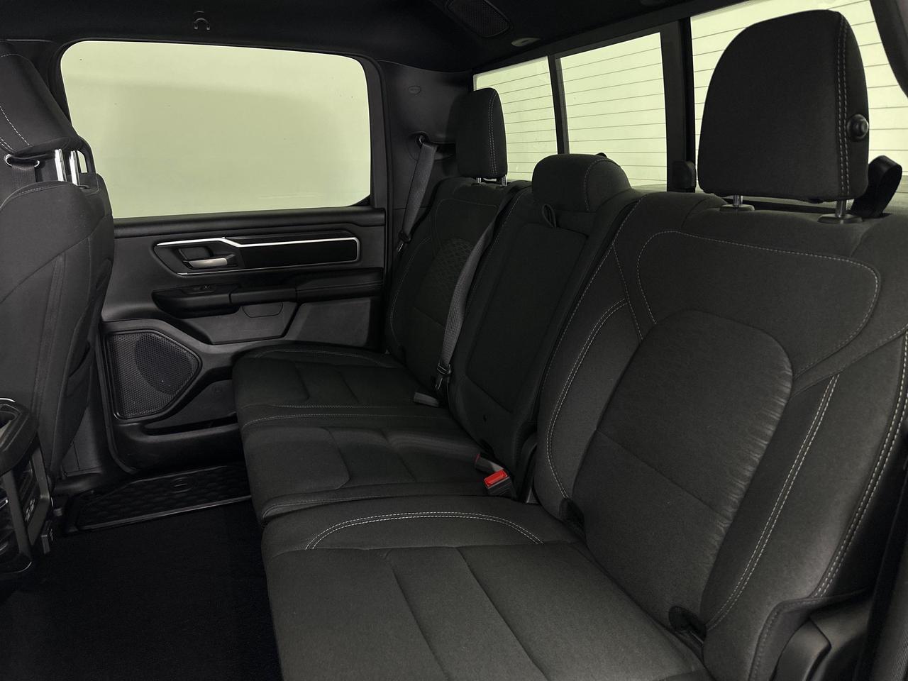 2025 RAM 1500 Big Horn - 27KM/20 ALLOYS/BIG SCREEN/NAV/1 OWNER! Photo