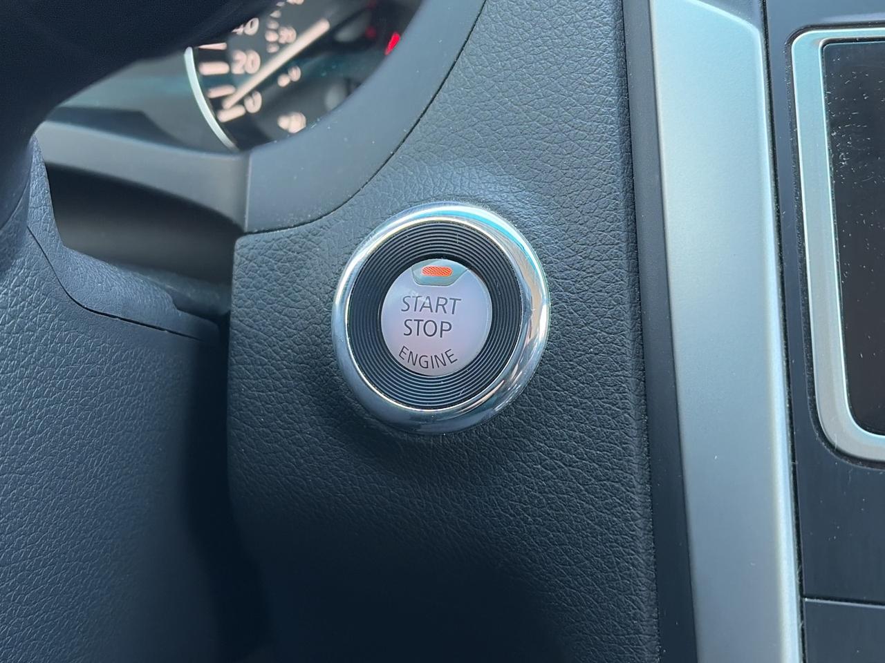 2017 Nissan Altima SV, HEATED SEATS, REMOTE START, BACK UP CAMERA! Photo