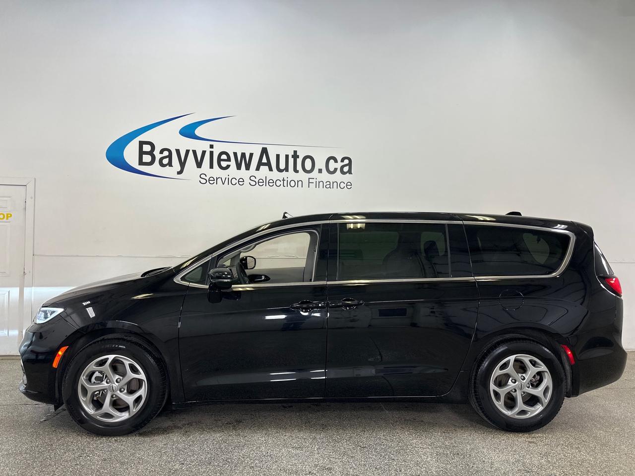 2024 Chrysler Pacifica Limited Front-Wheel Drive Passenger Van Photo