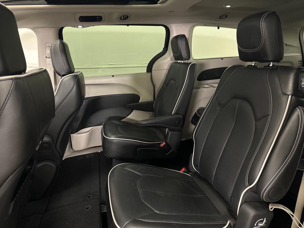 2024 Chrysler Pacifica Limited Front-Wheel Drive Passenger Van Photo