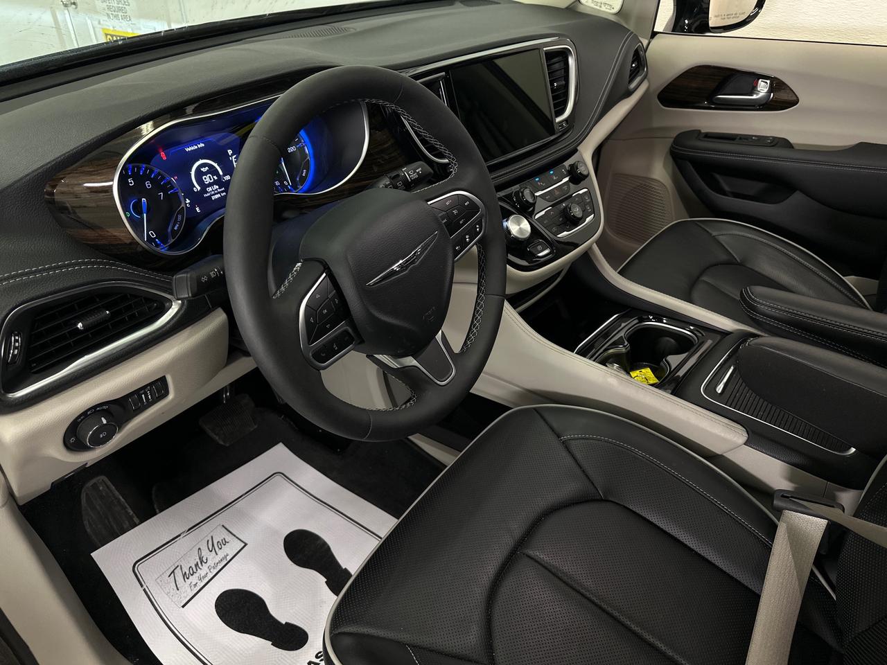 2024 Chrysler Pacifica Limited Front-Wheel Drive Passenger Van Photo