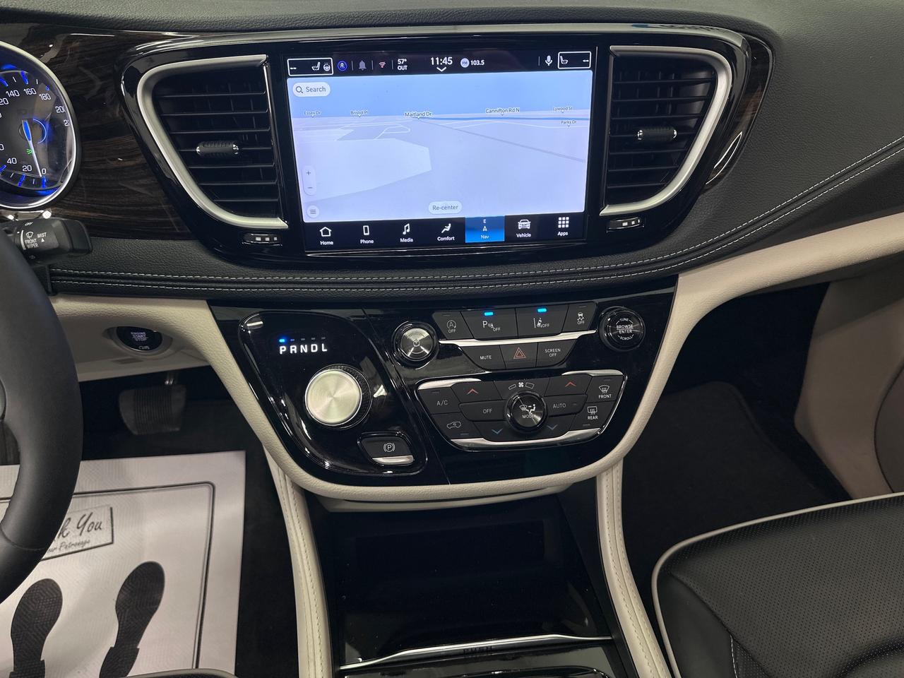 2024 Chrysler Pacifica Limited Front-Wheel Drive Passenger Van Photo