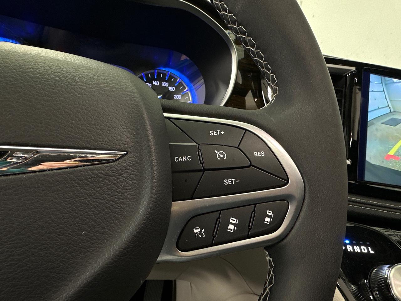 2024 Chrysler Pacifica Limited Front-Wheel Drive Passenger Van Photo