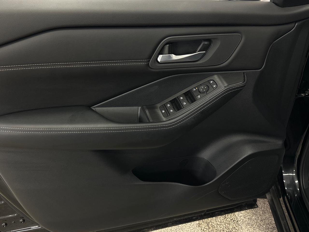 2024 Nissan Rogue SV Moonroof 4dr All-Wheel Drive Sport Utility Photo