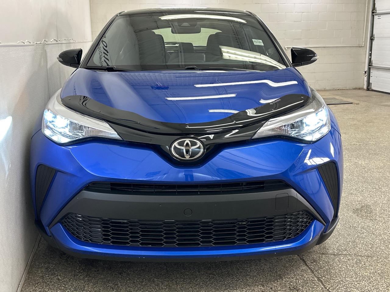 2022 Toyota C-HR XLE Premium Photo