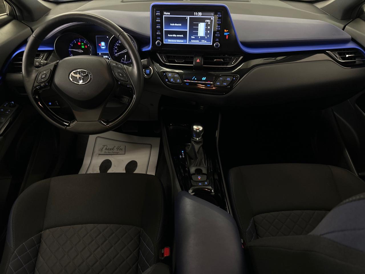 2022 Toyota C-HR XLE Premium Photo
