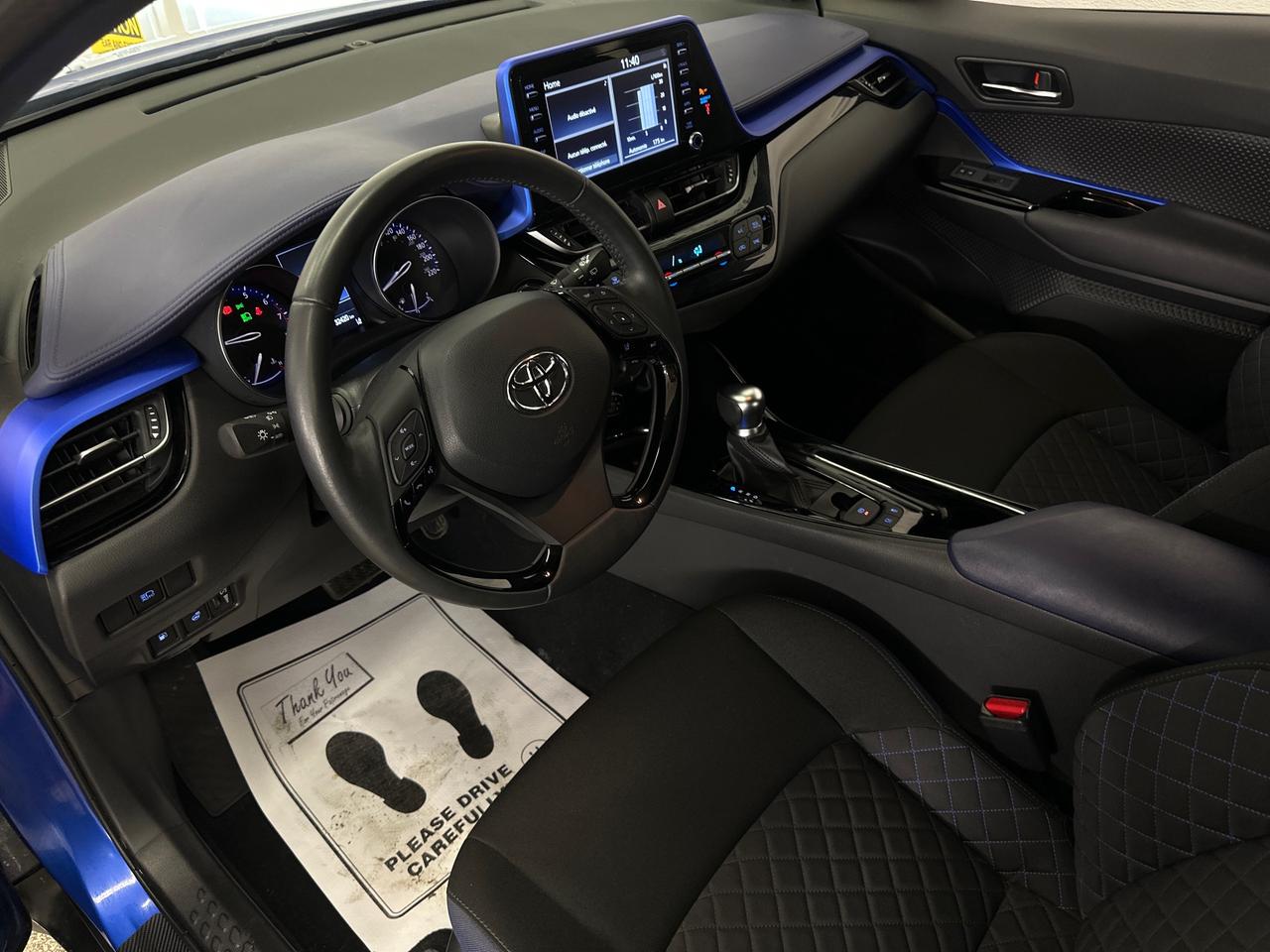2022 Toyota C-HR XLE Premium Photo