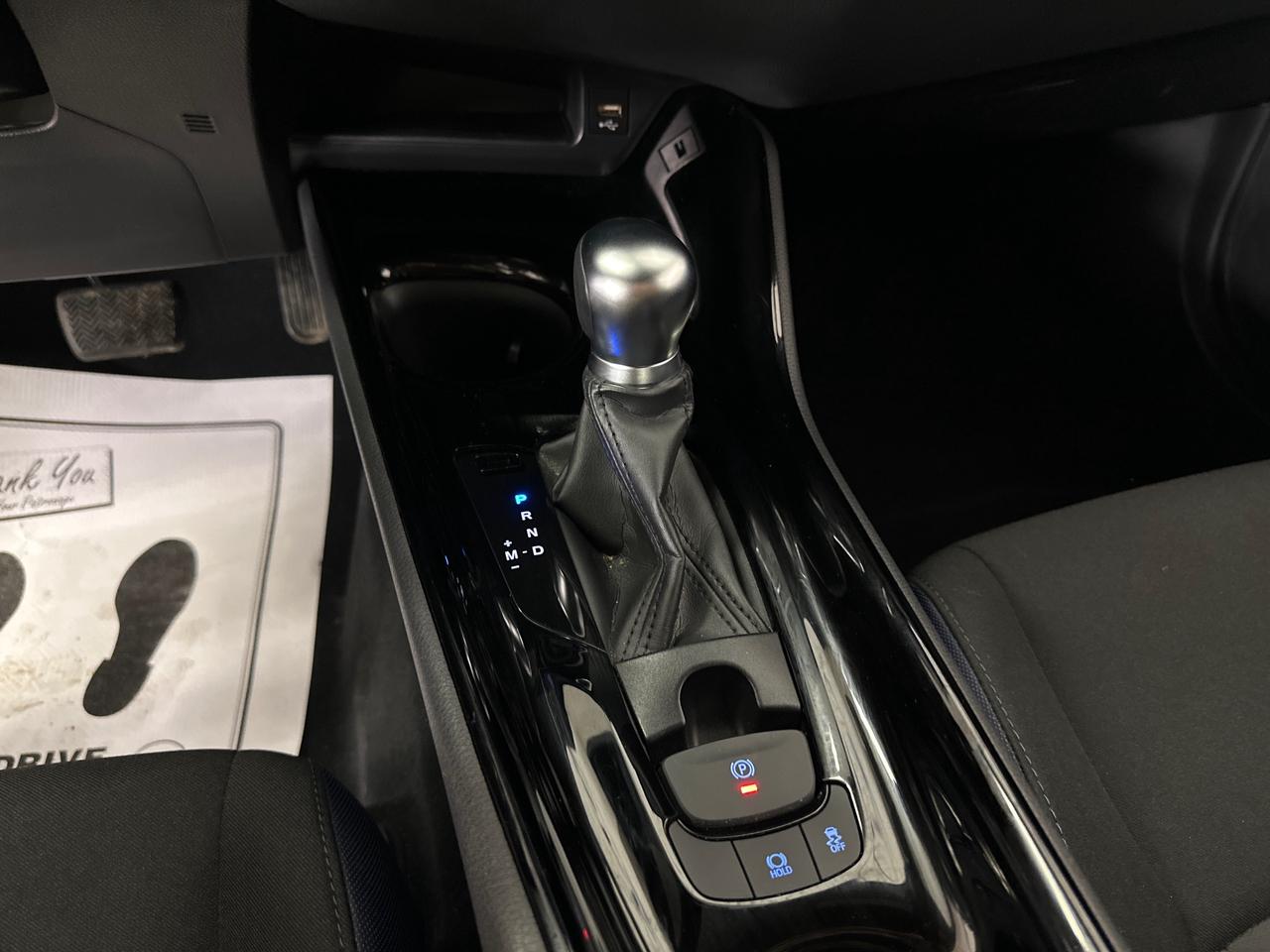 2022 Toyota C-HR XLE Premium Photo