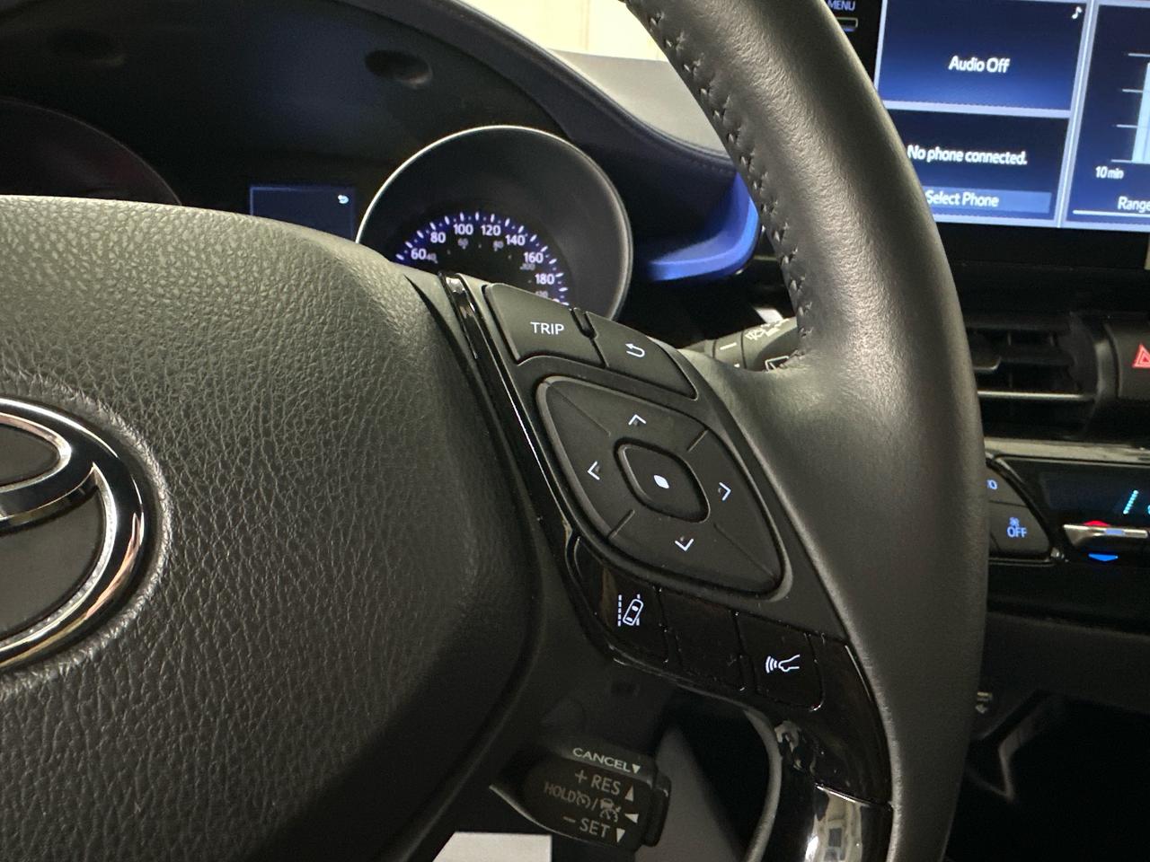 2022 Toyota C-HR XLE Premium Photo