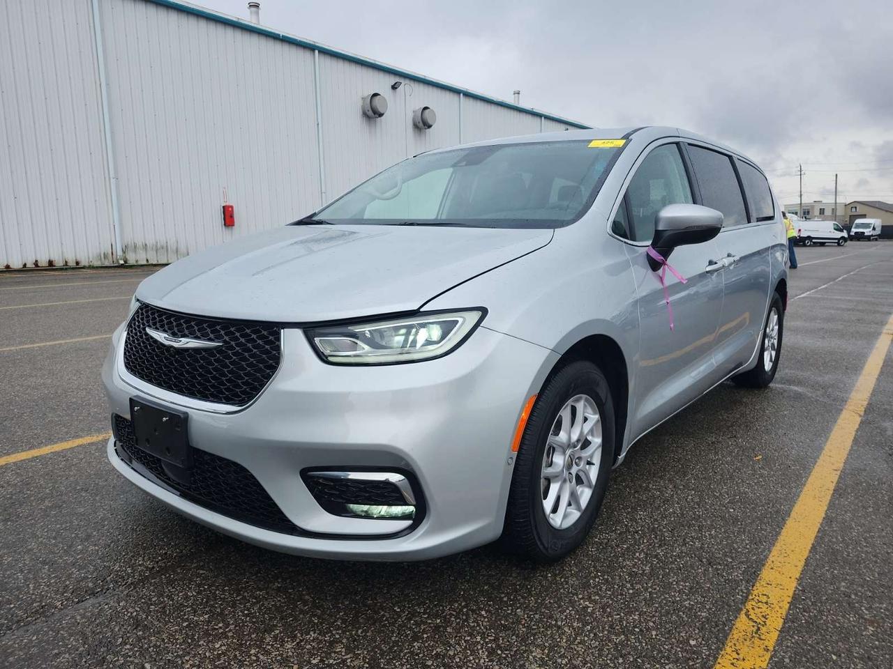 Serving Quinte for 60 years! 43,000 vehicles sold! We are one of Canadas largest independent retailers! High quantity-quality lease returns at live market pricing, best finance rates, rates as low as 6.45%, and no hidden fees. Up to 300 vehicles to choose from in 1 location. The way used car buying should be!