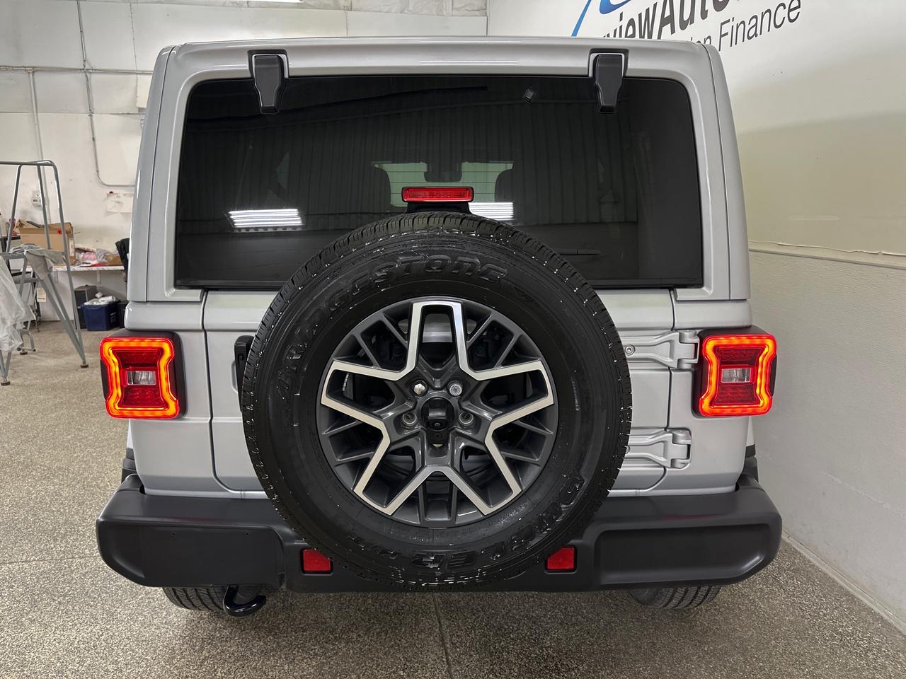 2024 Jeep Wrangler Sahara Photo