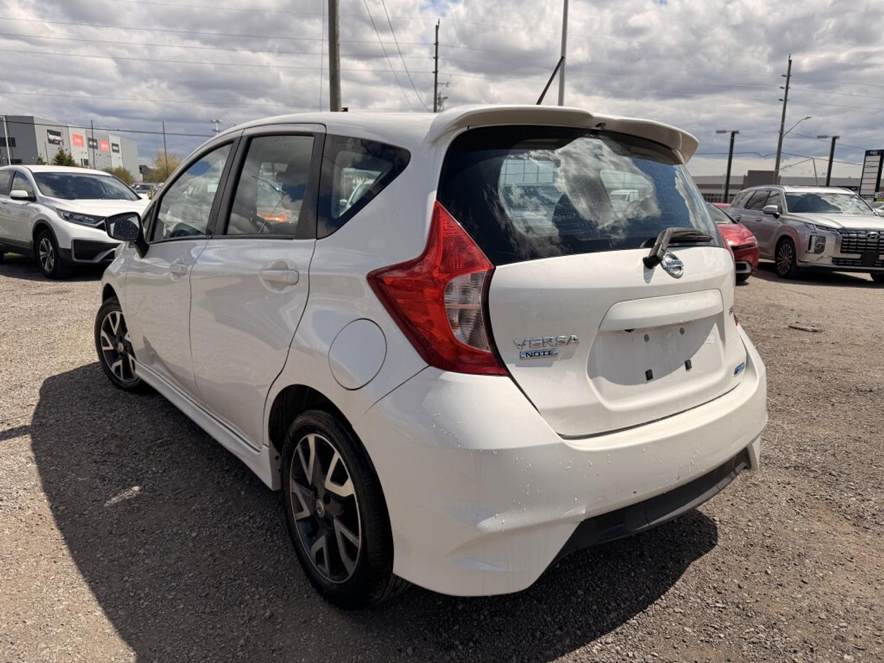 2015 Nissan Versa Note SR   CAMERA  HTD SEATS   BLUETOOTH Photo