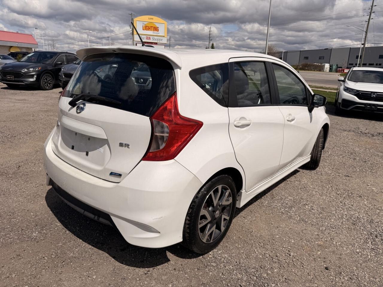 2015 Nissan Versa Note SR   CAMERA  HTD SEATS   BLUETOOTH Photo