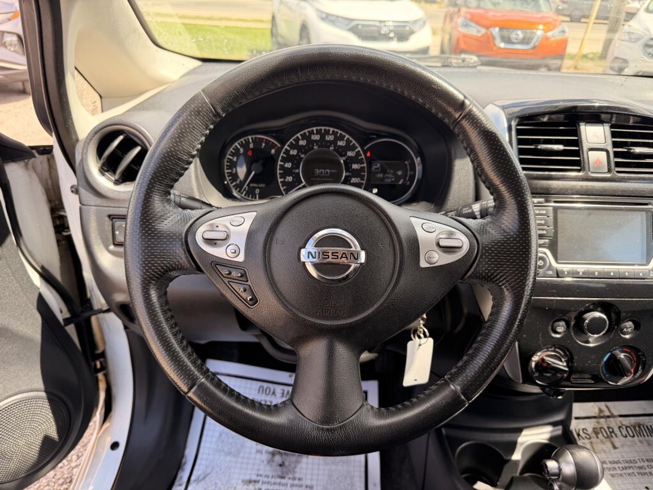 2015 Nissan Versa Note SR   CAMERA  HTD SEATS   BLUETOOTH Photo