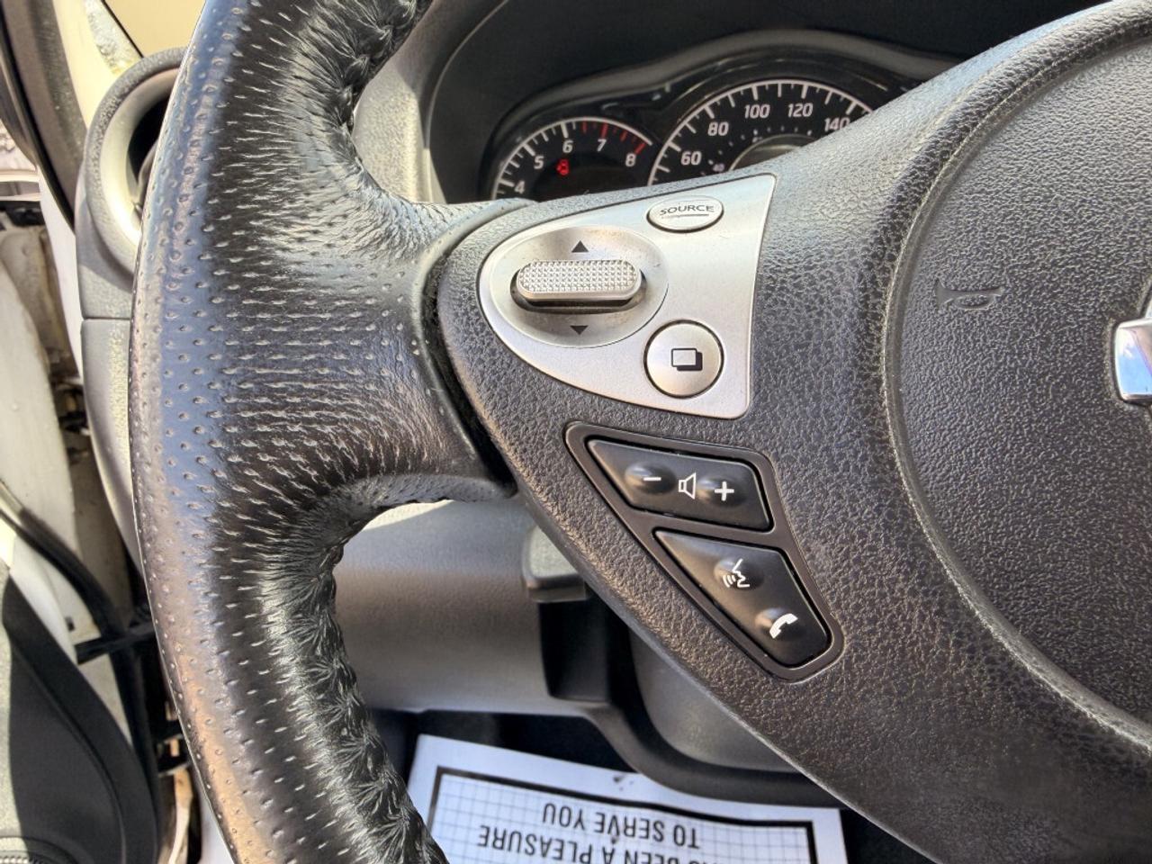 2015 Nissan Versa Note SR   CAMERA  HTD SEATS   BLUETOOTH Photo