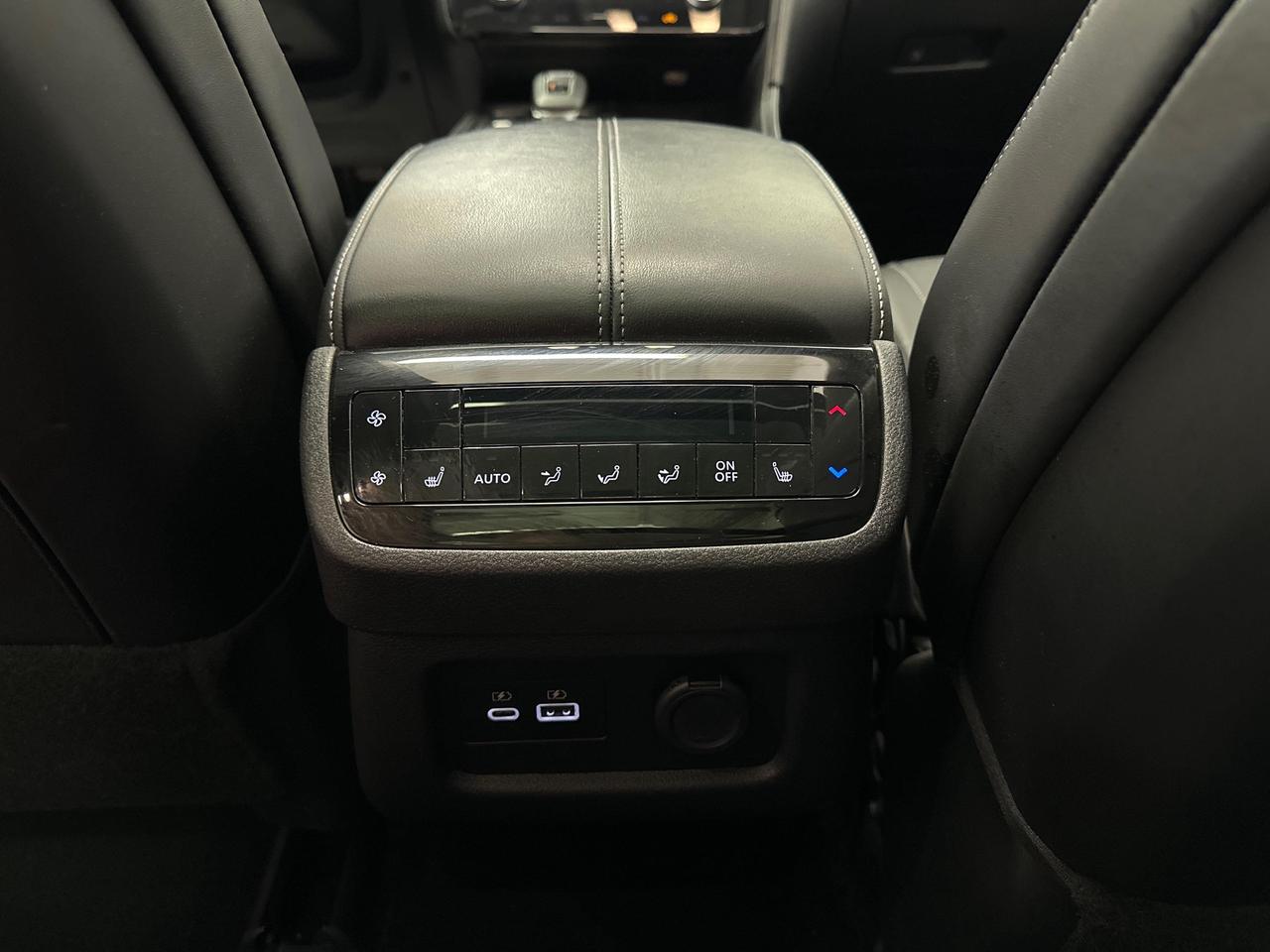 2024 Infiniti QX60 Luxe - AWD/3RD ROW/LEATHER/PANO/NAV/1 OWNER! Photo