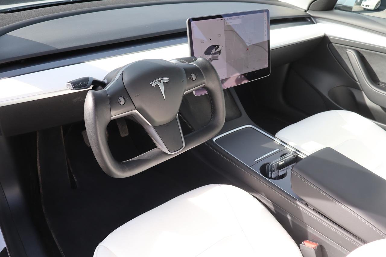 2022 Tesla Model 3 SR+   NO ACCIDENT   CLEAN CARFAX   WHITE INTERIOR Photo