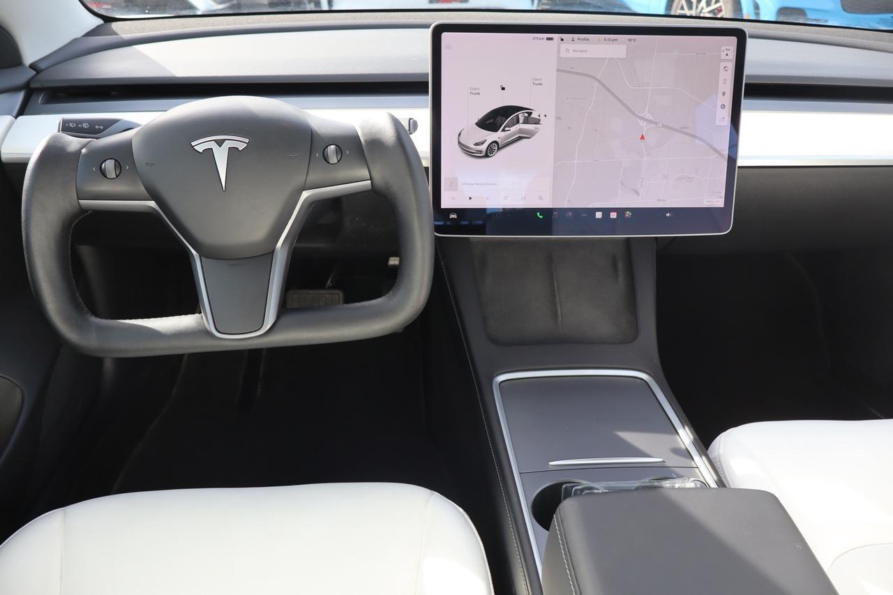 2022 Tesla Model 3 SR+   NO ACCIDENT   CLEAN CARFAX   WHITE INTERIOR Photo