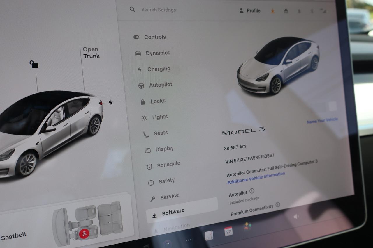 2022 Tesla Model 3 SR+   NO ACCIDENT   CLEAN CARFAX   WHITE INTERIOR Photo