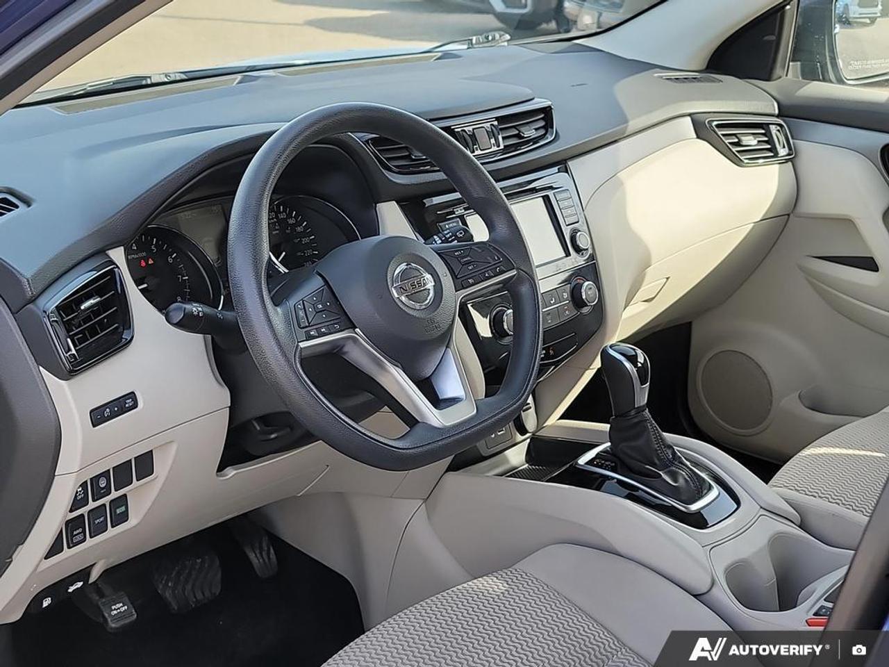 2023 Nissan Qashqai S HEATED SEATS   SMART DEVICE INTEGRATION   LANE A Photo