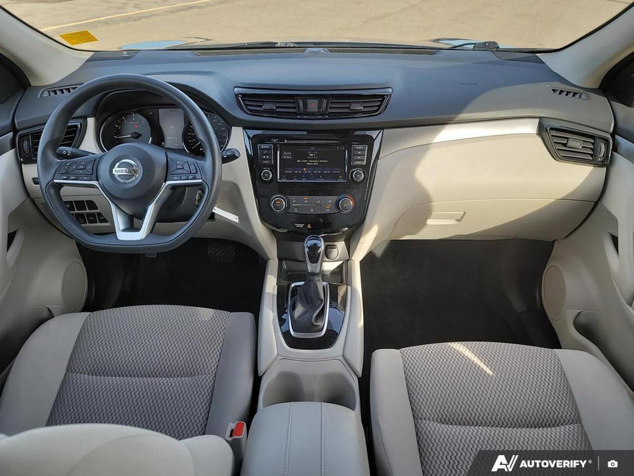 2023 Nissan Qashqai S HEATED SEATS   SMART DEVICE INTEGRATION   LANE A Photo