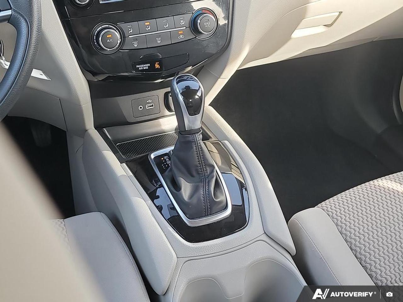 2023 Nissan Qashqai S HEATED SEATS   SMART DEVICE INTEGRATION   LANE A Photo