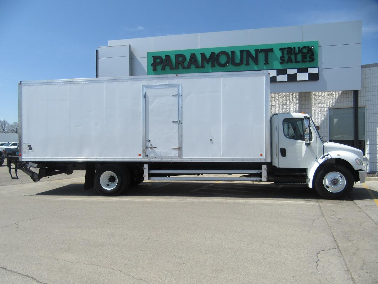 2019 Freightliner M2-106 DIESEL 26FT BOX LARGE POWER LIFTGATE Photo