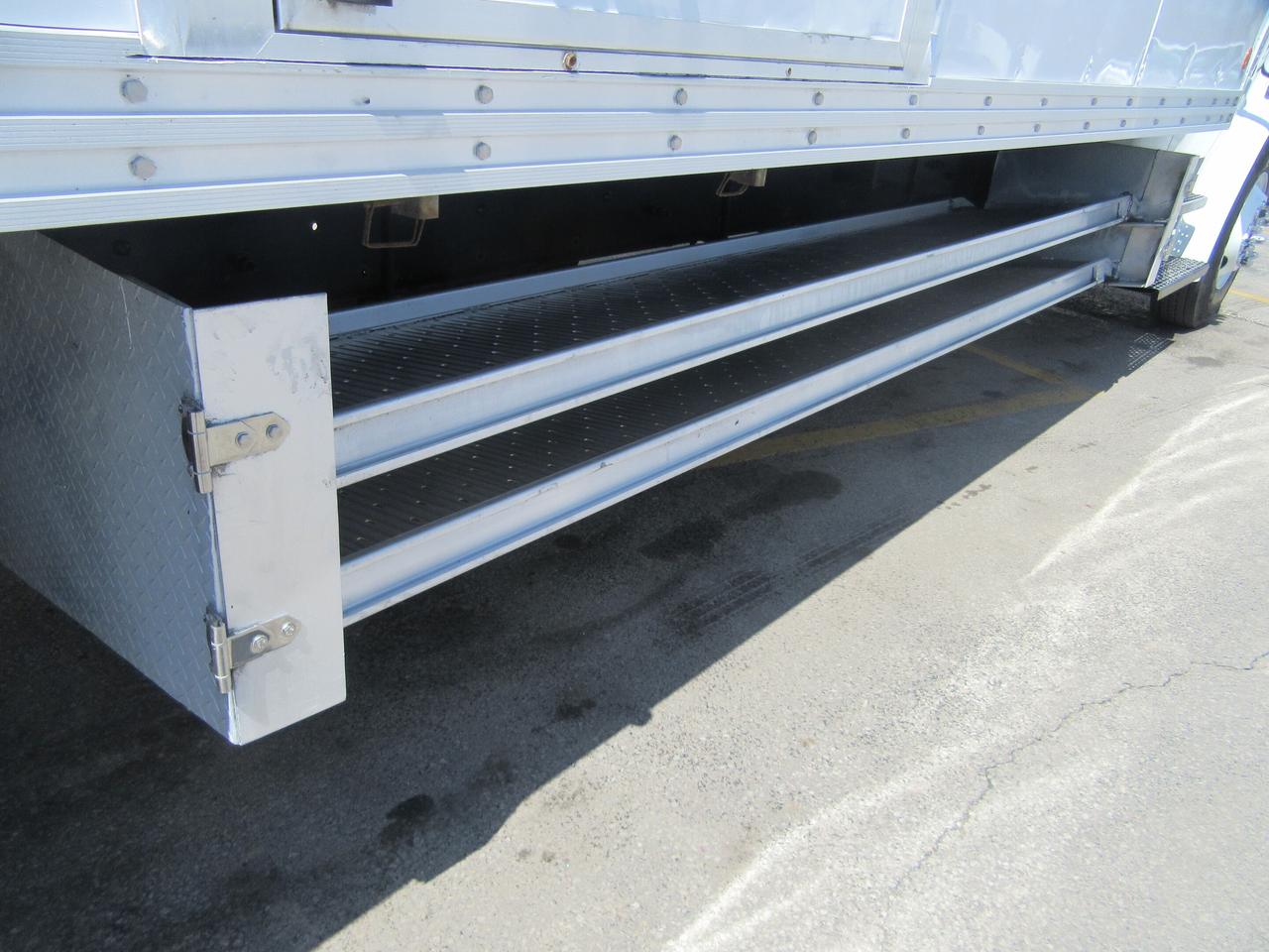2019 Freightliner M2-106 DIESEL 26FT BOX LARGE POWER LIFTGATE Photo