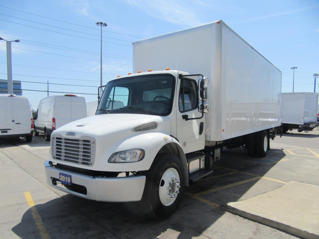 2019 Freightliner M2-106 DIESEL 26FT BOX LARGE POWER LIFTGATE Photo