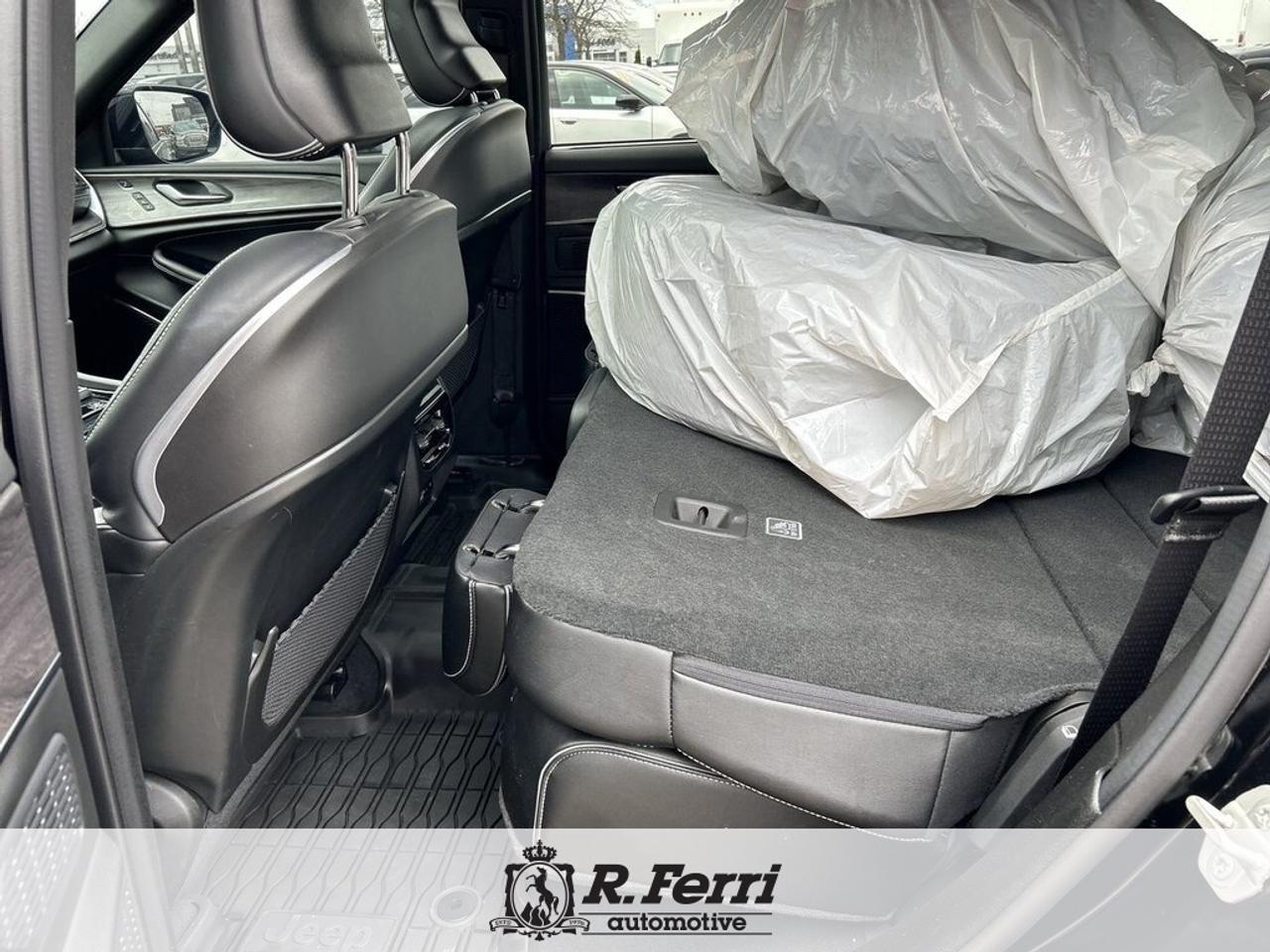 2024 Jeep Grand Cherokee Overland 4dr 4x4 Photo