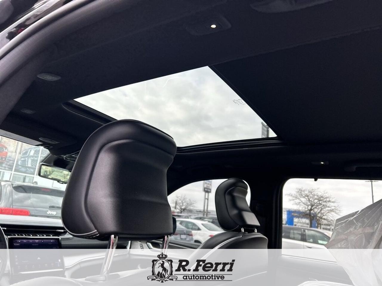 2024 Jeep Grand Cherokee Overland 4dr 4x4 Photo