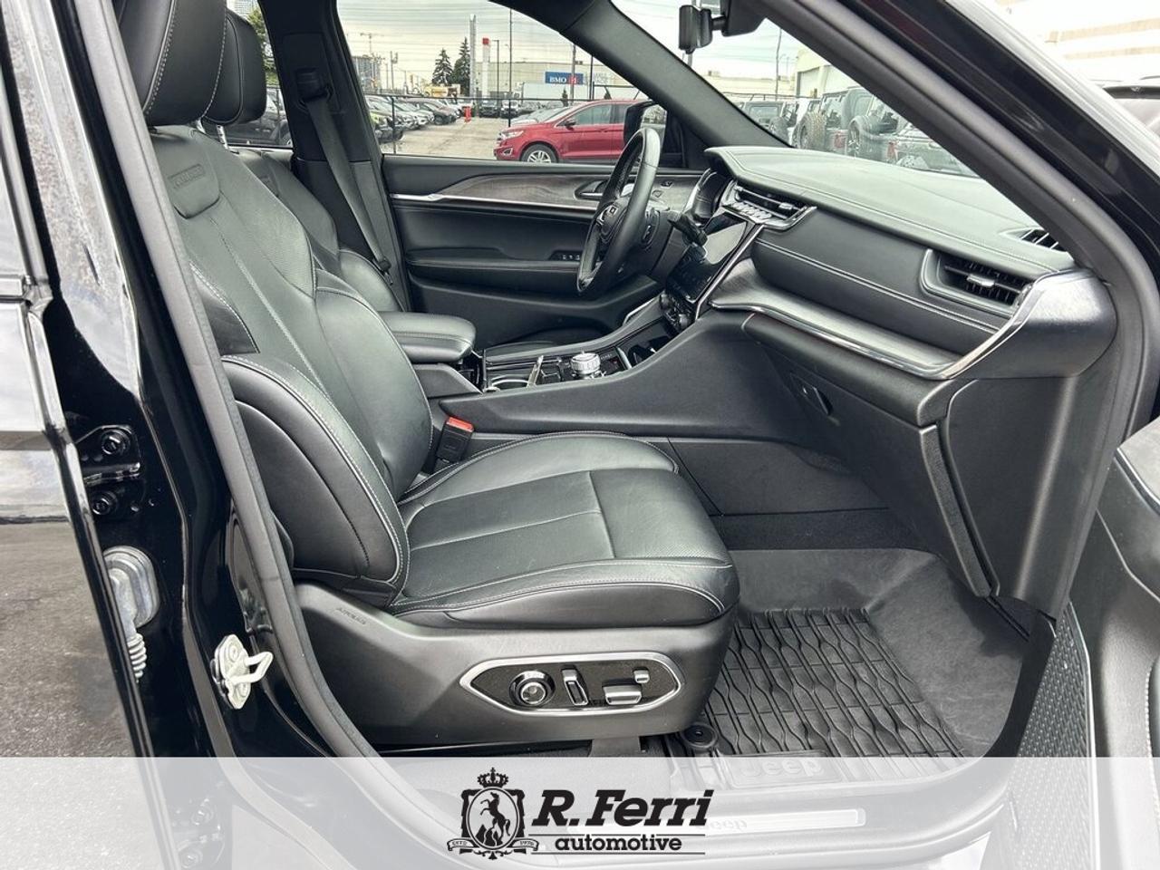 2024 Jeep Grand Cherokee Overland 4dr 4x4 Photo
