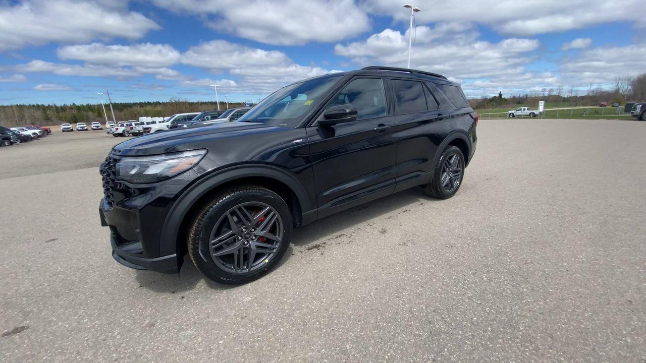2026 Ford Explorer ST-Line Photo