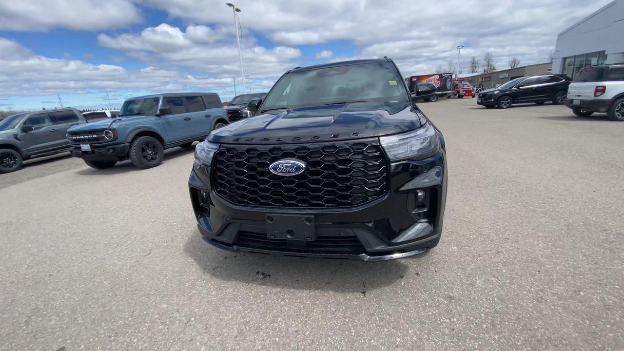 2026 Ford Explorer ST-Line Photo