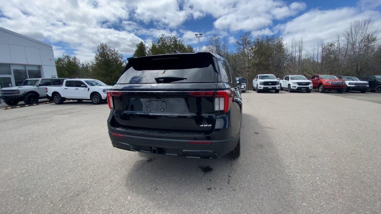 2026 Ford Explorer ST-Line Photo