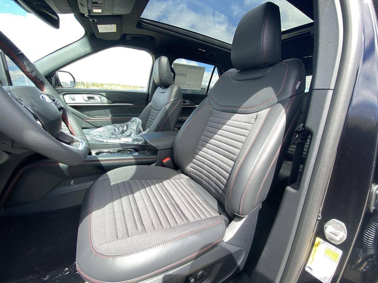 2026 Ford Explorer ST-Line Photo