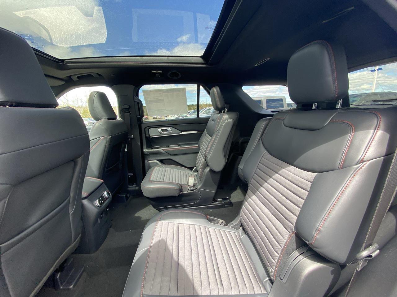 2026 Ford Explorer ST-Line Photo