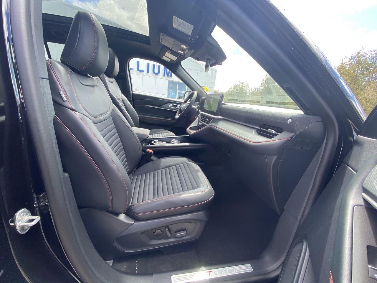 2026 Ford Explorer ST-Line Photo