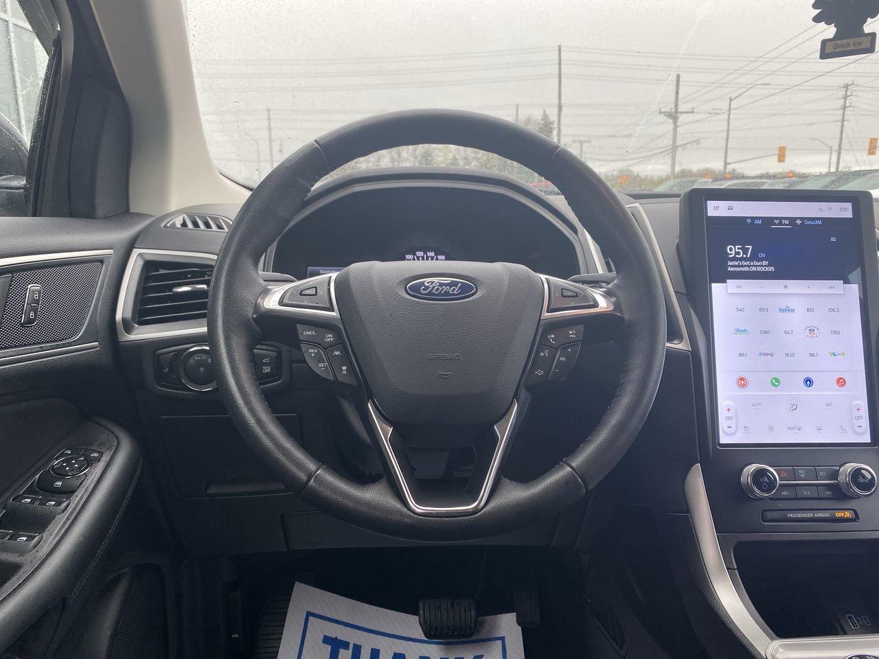 2024 Ford Edge SEL Photo