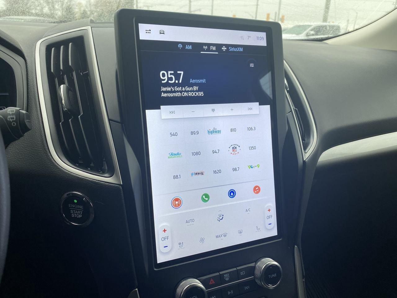 2024 Ford Edge SEL Photo