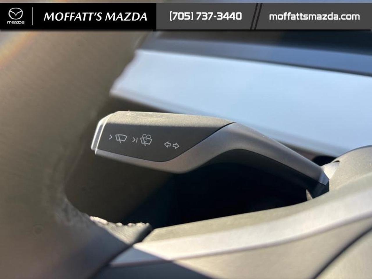 2024 Tesla Model Y PERFORMANCE Photo