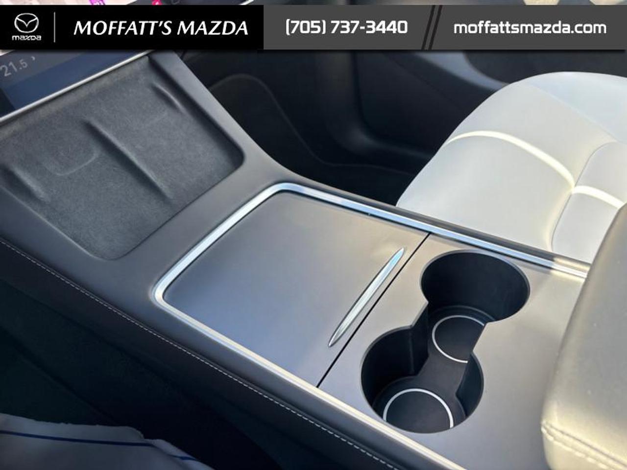 2024 Tesla Model Y PERFORMANCE Photo