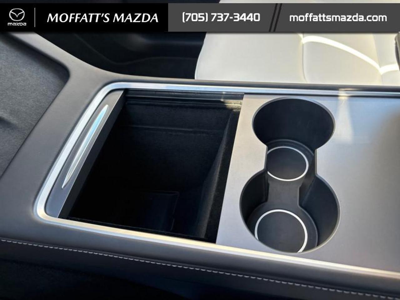 2024 Tesla Model Y PERFORMANCE Photo