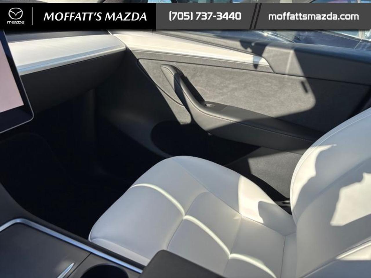 2024 Tesla Model Y PERFORMANCE Photo