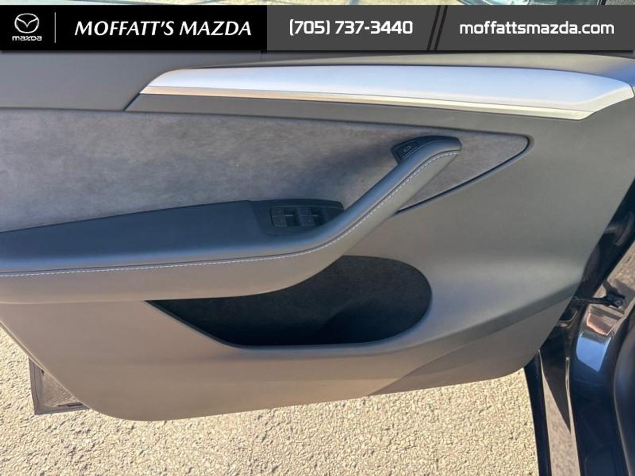 2024 Tesla Model Y PERFORMANCE Photo