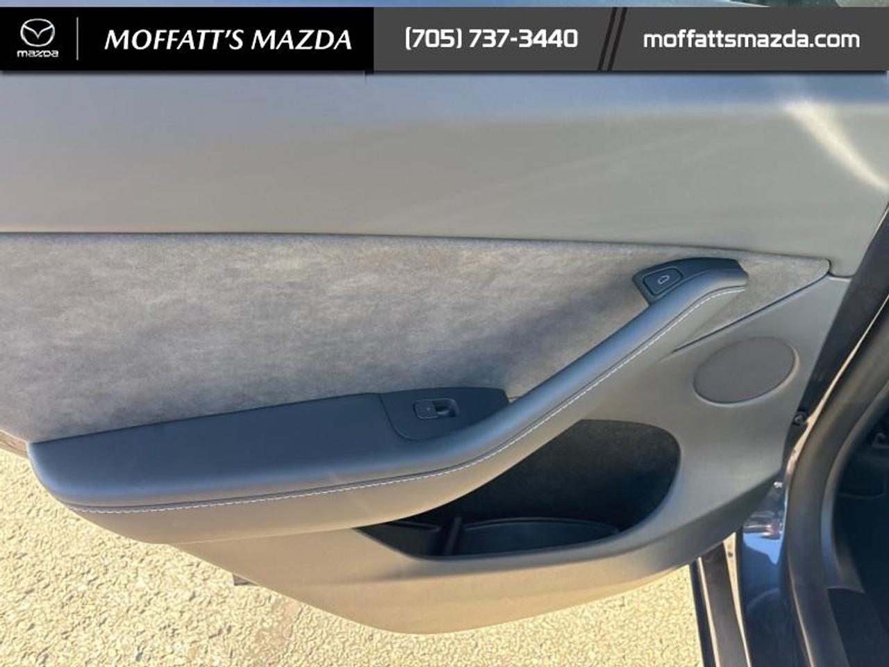 2024 Tesla Model Y PERFORMANCE Photo