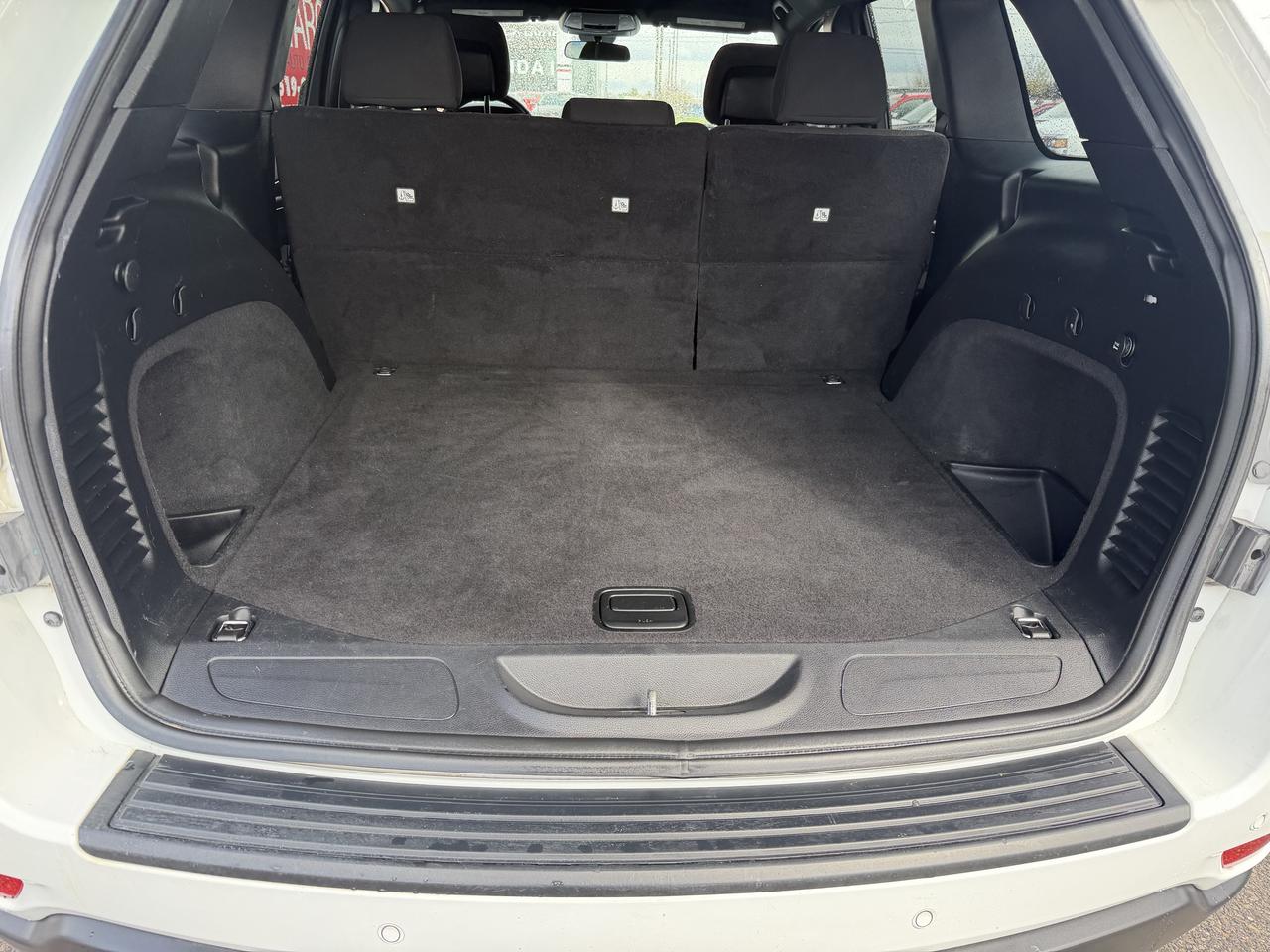 2019 Jeep Grand Cherokee Laredo E Photo
