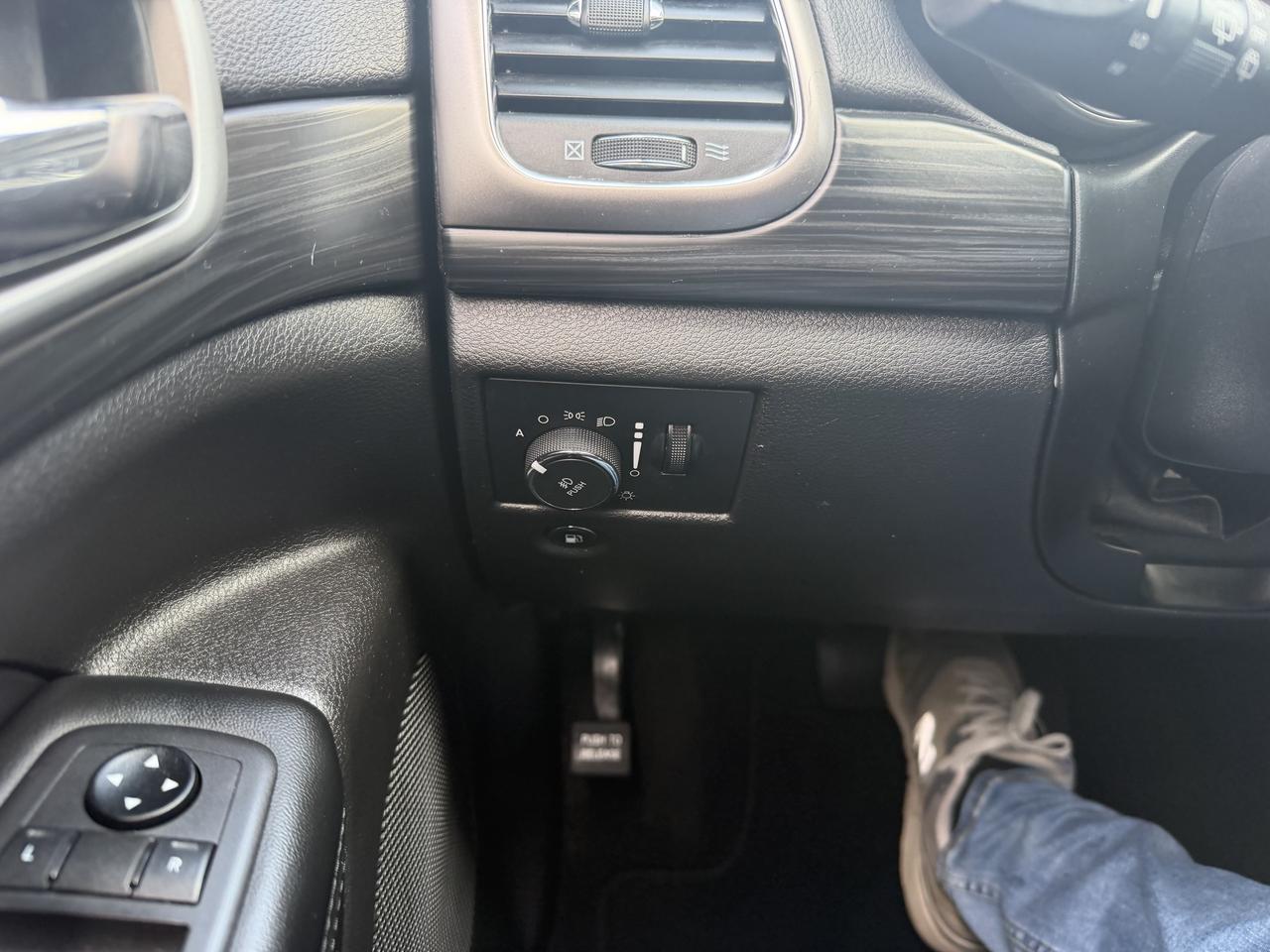 2019 Jeep Grand Cherokee Laredo E Photo