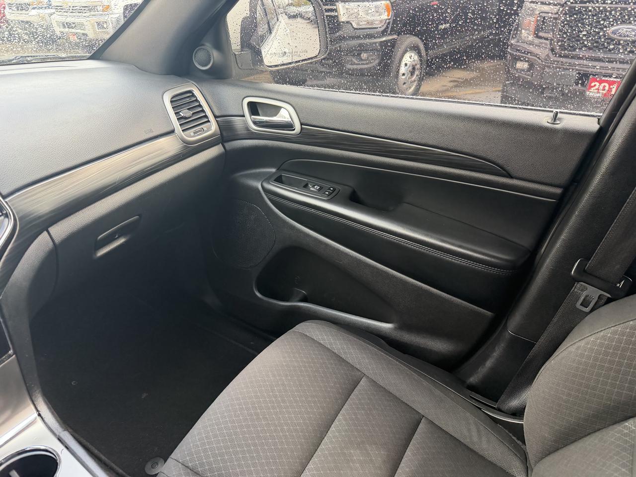 2019 Jeep Grand Cherokee Laredo E Photo