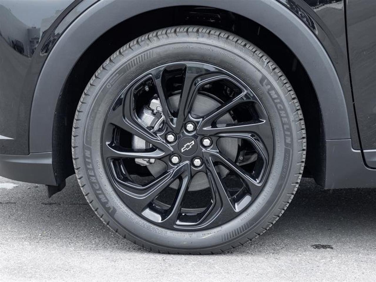 2027 Chevrolet Bolt RS Photo